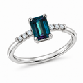 Threadlight Lab-Grown Alexandrite Ring