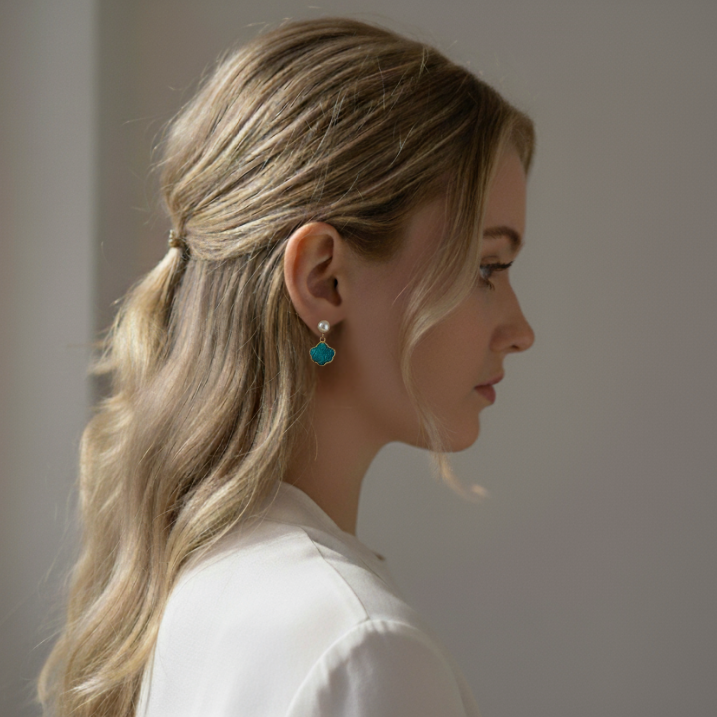 Dian Cui Stud Earrings – Pearl Shell Sterling Silver