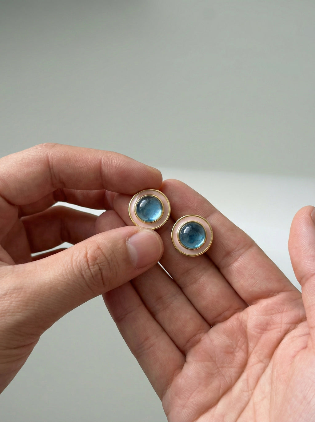 Azure Halo Minimalist Stud Earrings – Ocean-Blue Crystal & Mother of Pearl / Gold