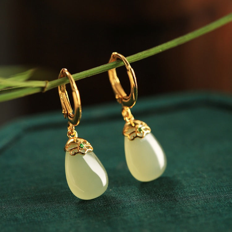Hetian Jade Teardrop Ear Cuff – Green / White Jade, 18K Gold Vermeil