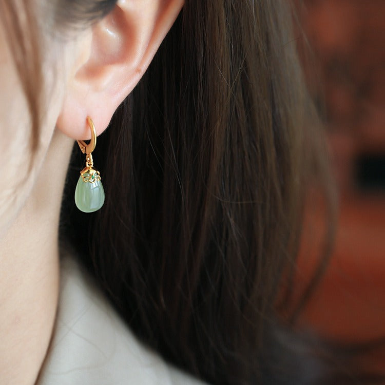 Hetian Jade Teardrop Ear Cuff – Green / White Jade, 18K Gold Vermeil