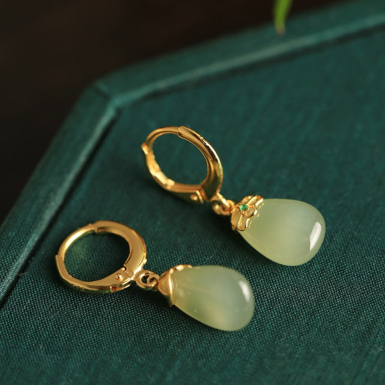 Hetian Jade Teardrop Ear Cuff – Green / White Jade, 18K Gold Vermeil