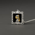 Mädchen mit Perlenkatzen-Anhänger – Sterlingsilber mit Onyx