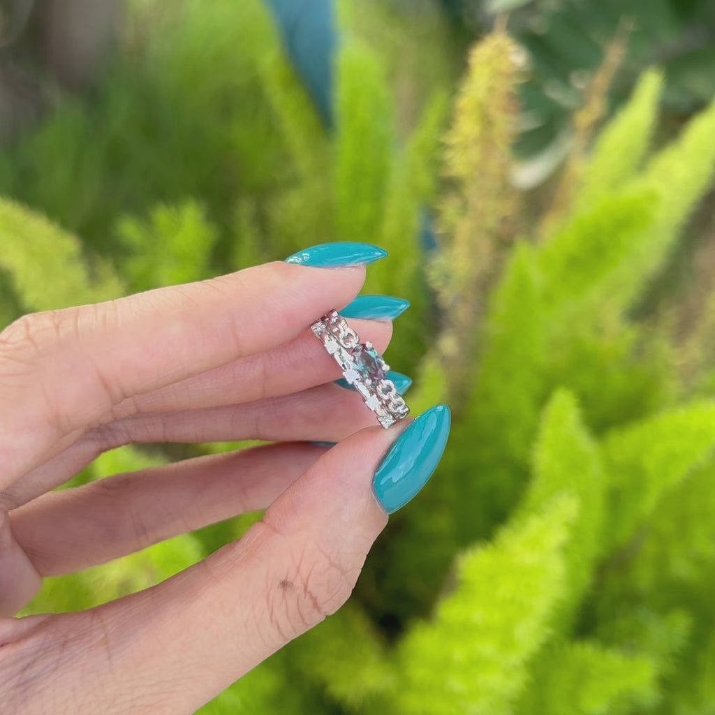 Linklight Lab-Grown Alexandrite Ring