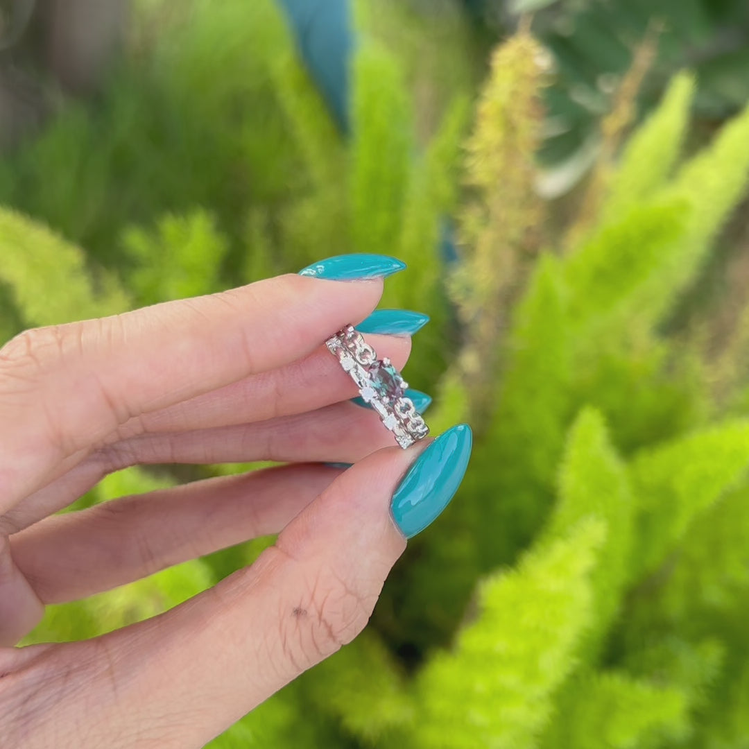 Linklight Lab-Grown Alexandrite Ring