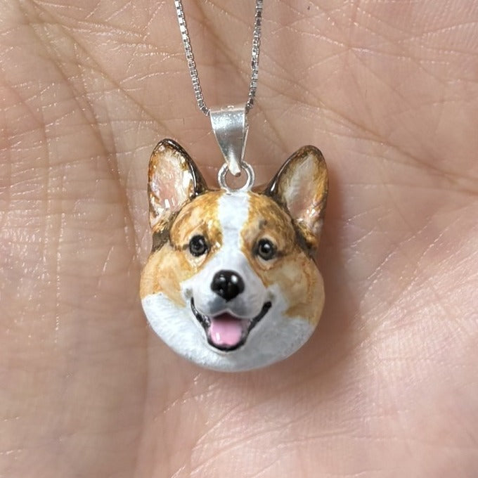 Chuyi: finished pendant, workshop photo