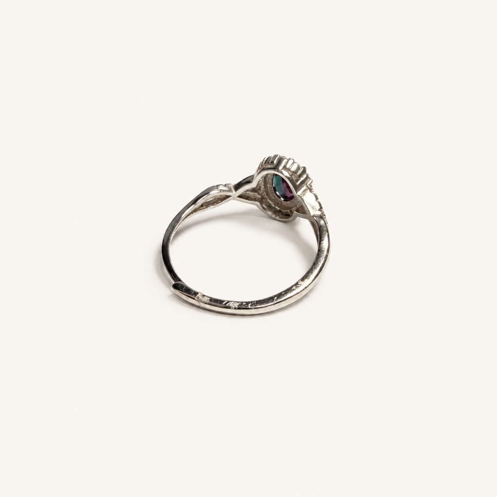 Crossloom Lab-Grown Alexandrite Ring side view