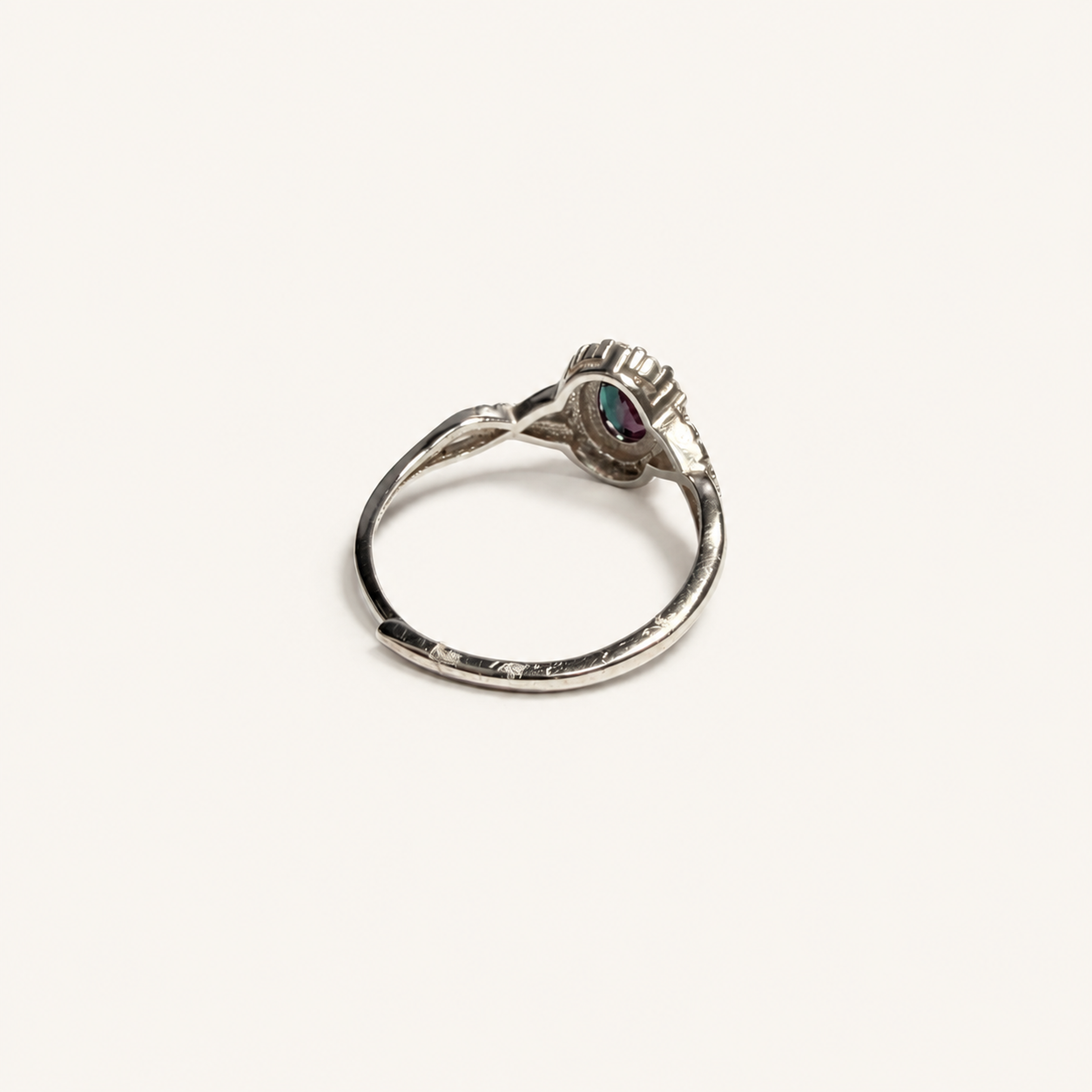 Crossloom Lab-Grown Alexandrite Ring side view