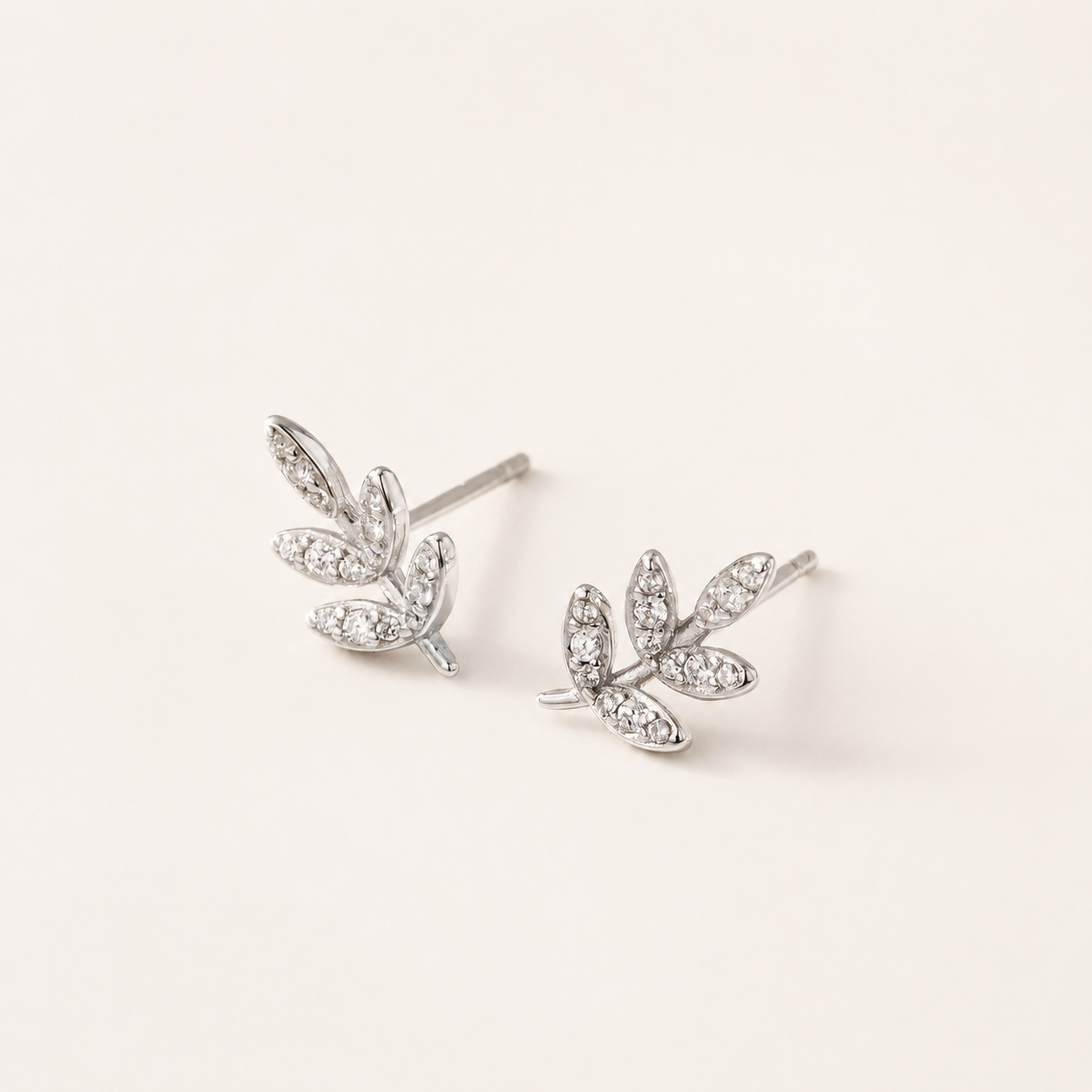 Sterling Silver Round Zirconia Solitaire Stud Earrings detail view