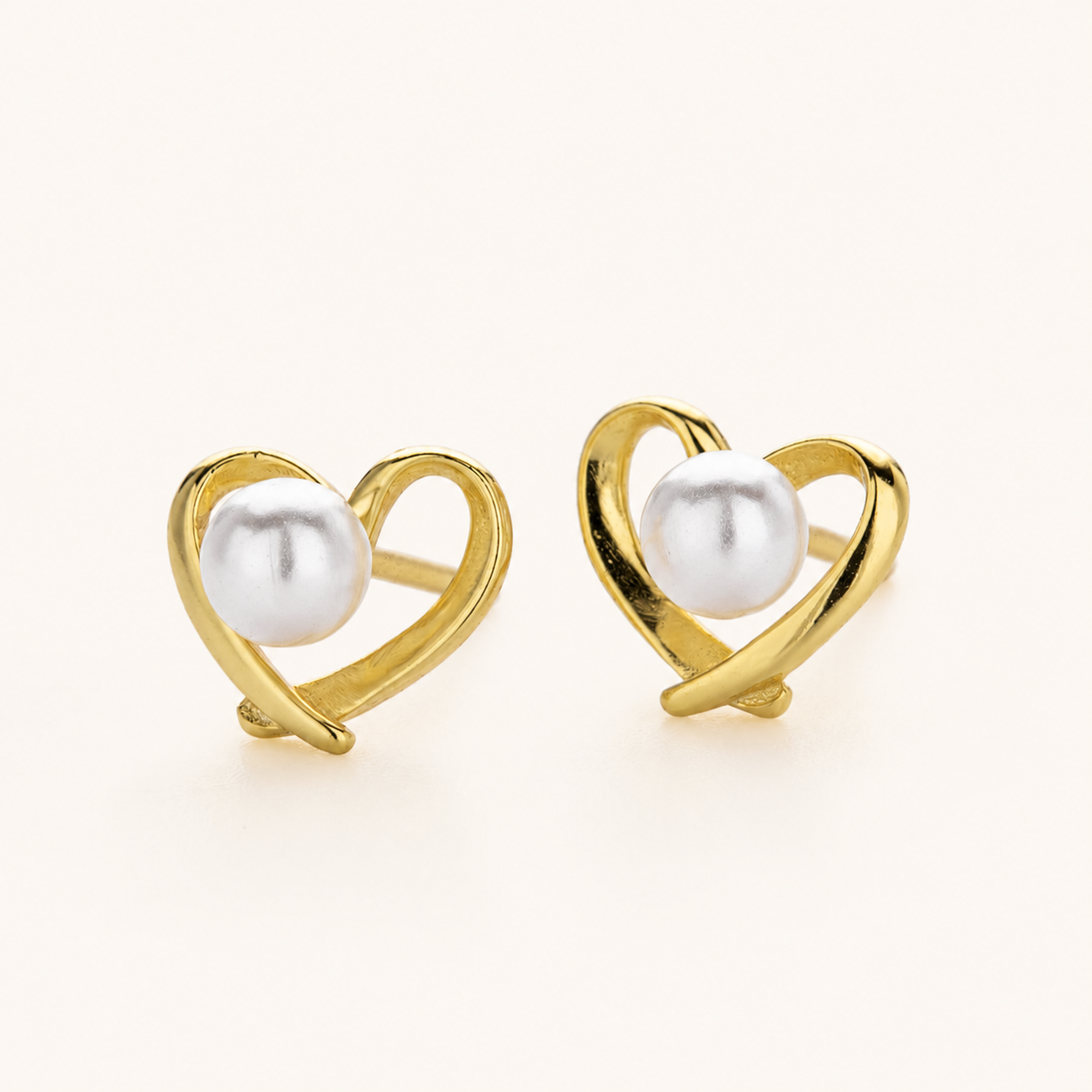 Sterling Silver Pearl Heart Stud Earrings detail view