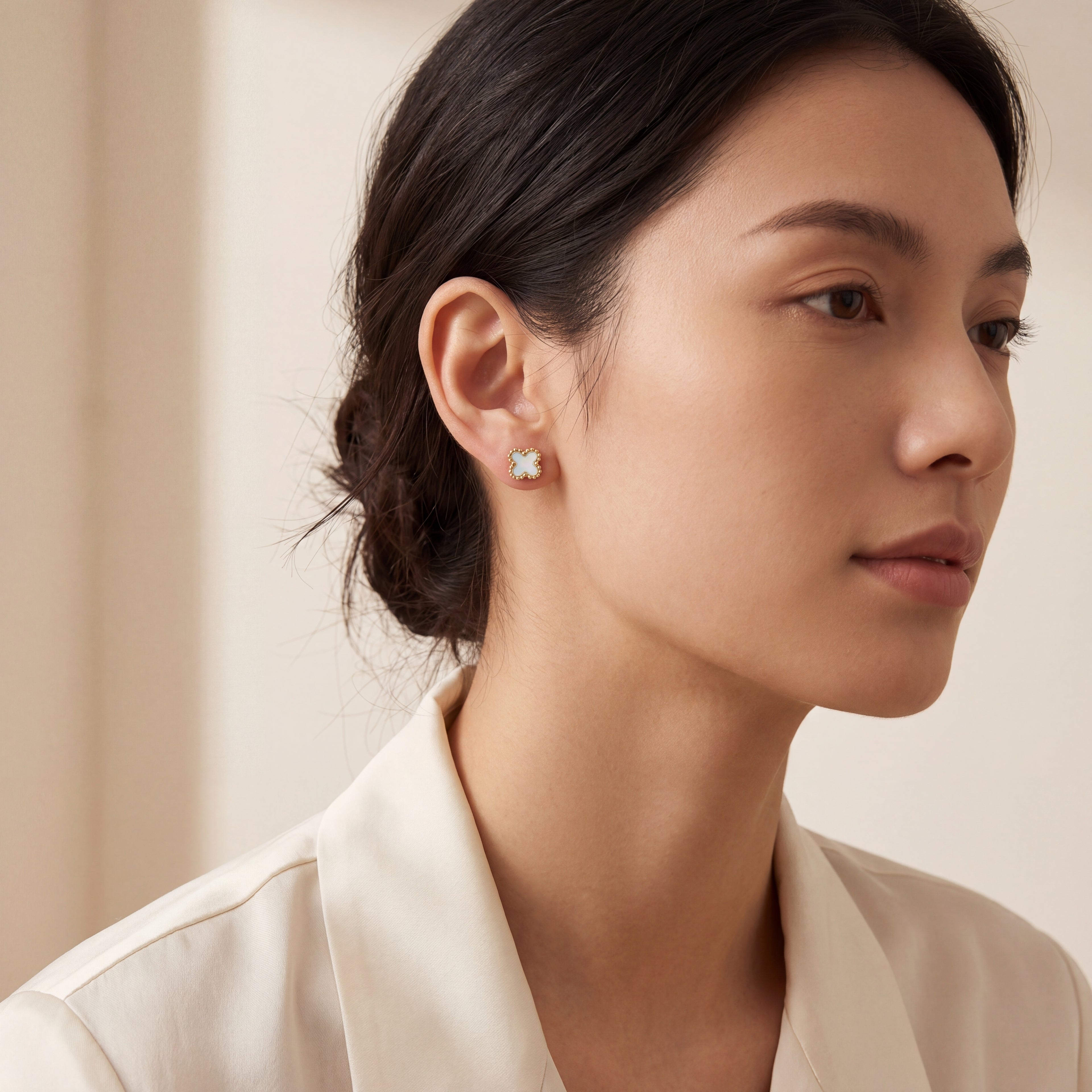Natural Shell Clover Titanium Flat Back Earring - image 3