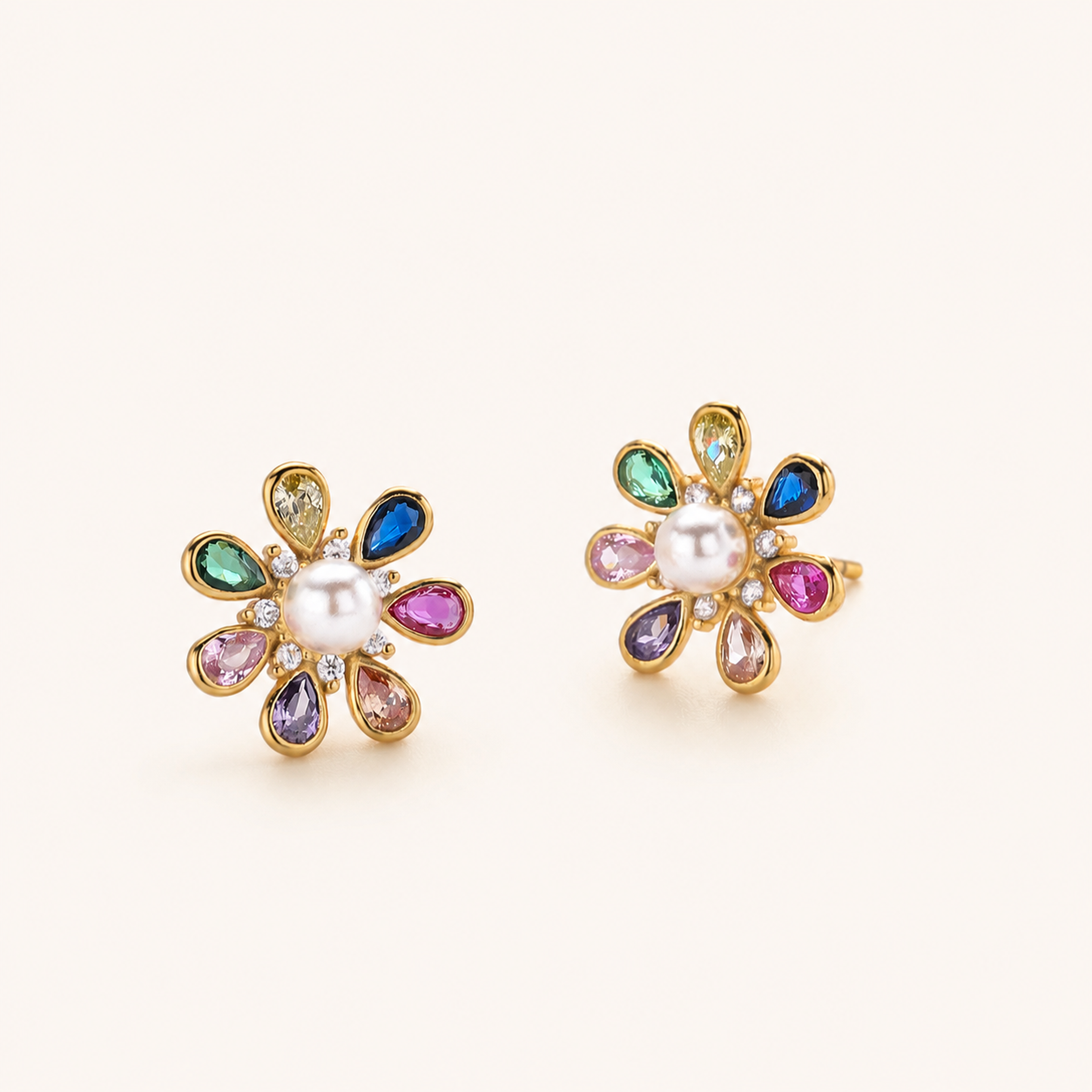 Sterling Silver Flower Pearl Stud Earrings detail