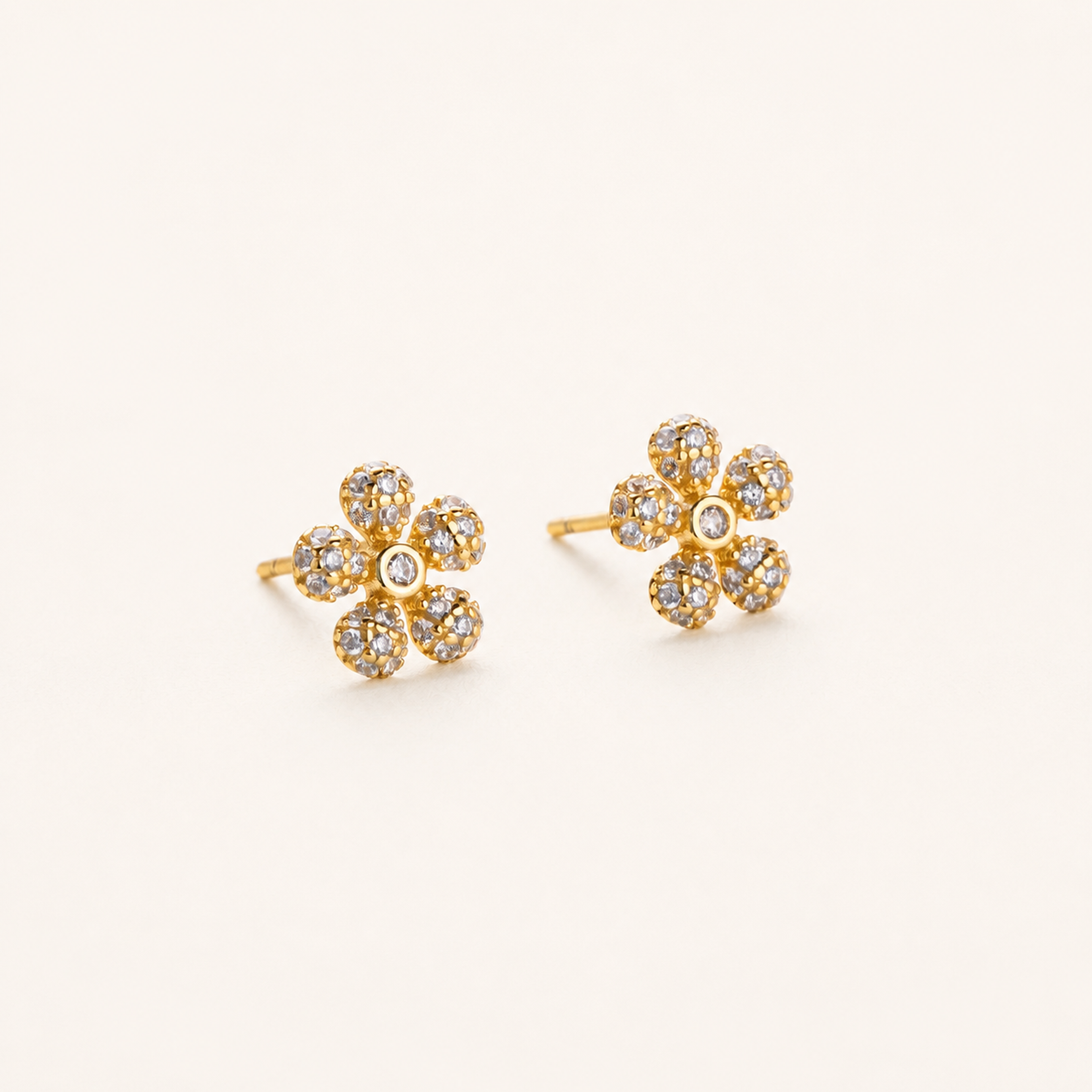 Sterling Silver Flower Zirconia Stud Earrings detail