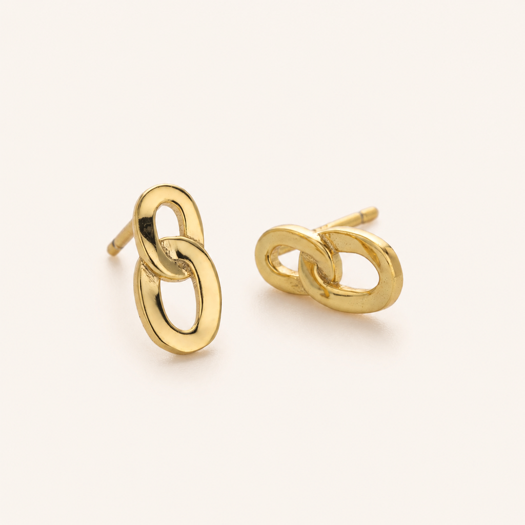 Sterling Silver Interlocking Circles Stud Earrings detail