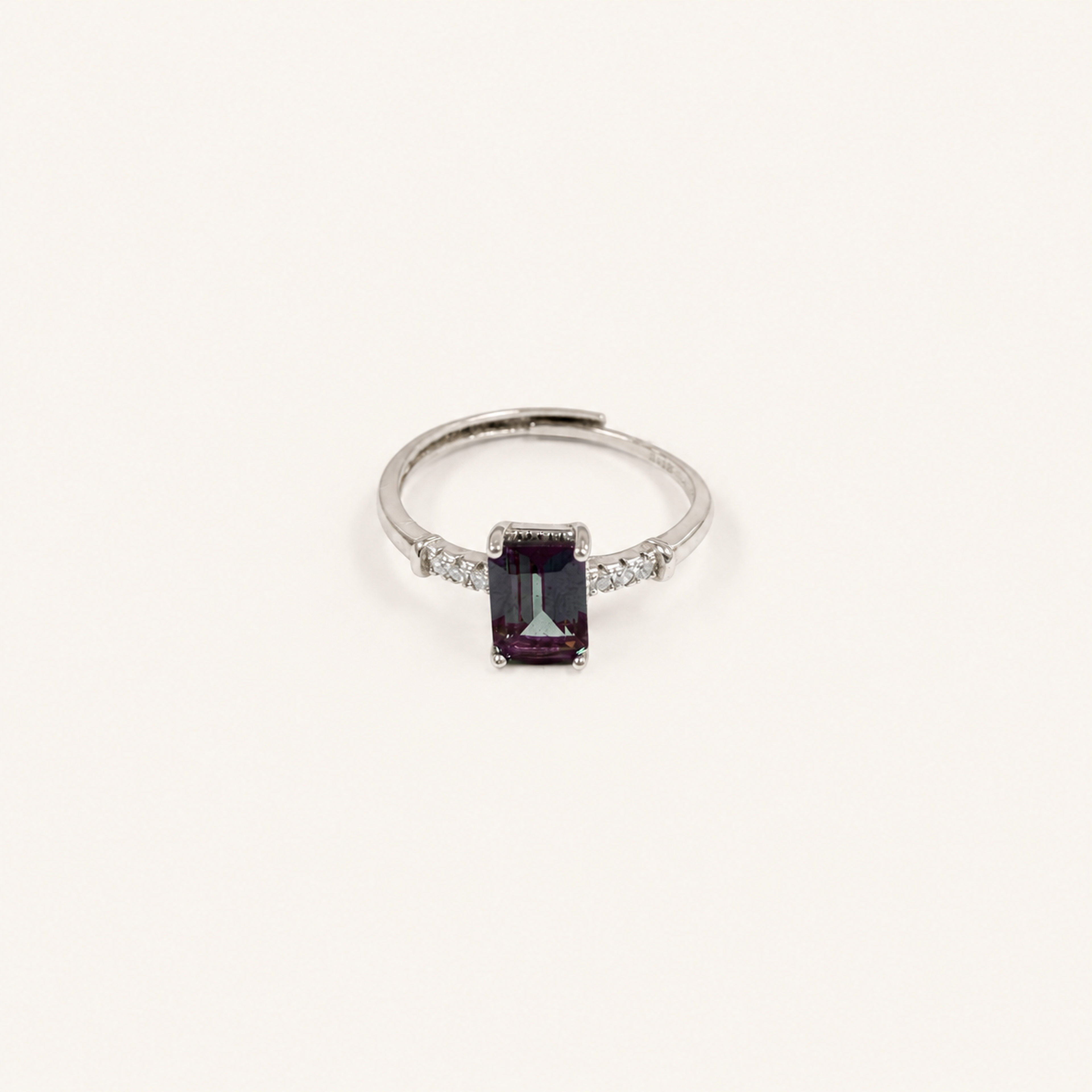 Threadlight Lab-Grown Alexandrite Ring